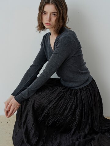 DEEP V-NECK SOFT BASIC KNIT (CH)
