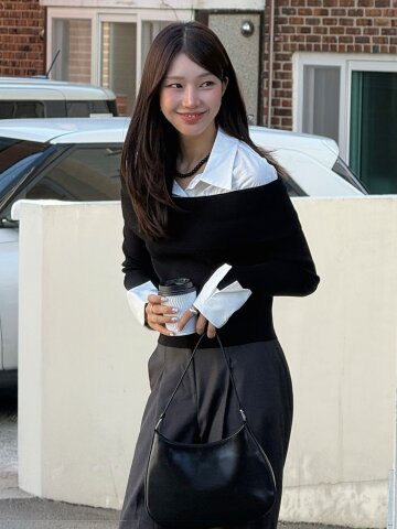 CLASSIC LAYERED OFF-SHOULDER SHIRT (WH)