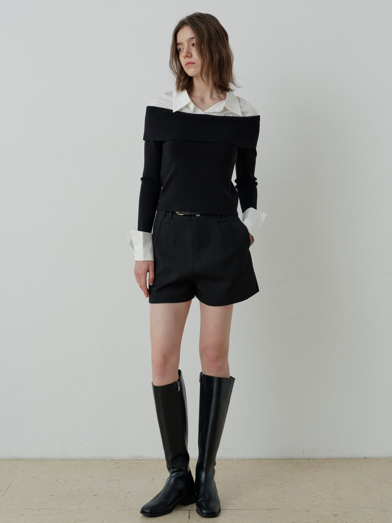 CLASSIC LAYERED OFF-SHOULDER SHIRT (WH)