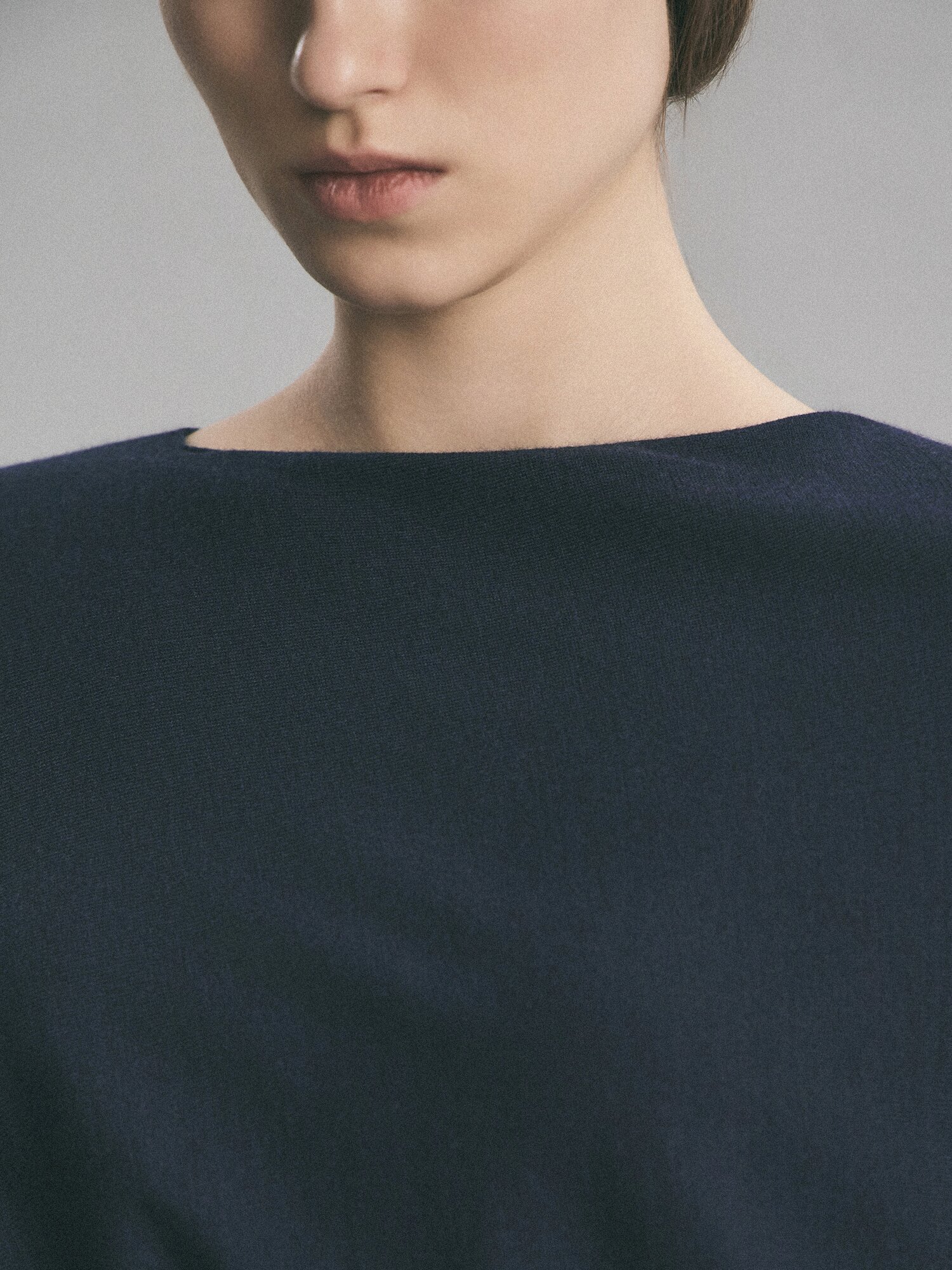 드레이프 돌먼 슬리브 니트 (NAVY)