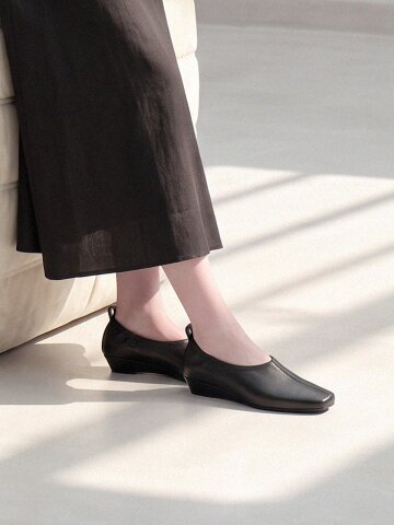 ljh105-9 Shirred Back Wedge Pumps - 2 Colors