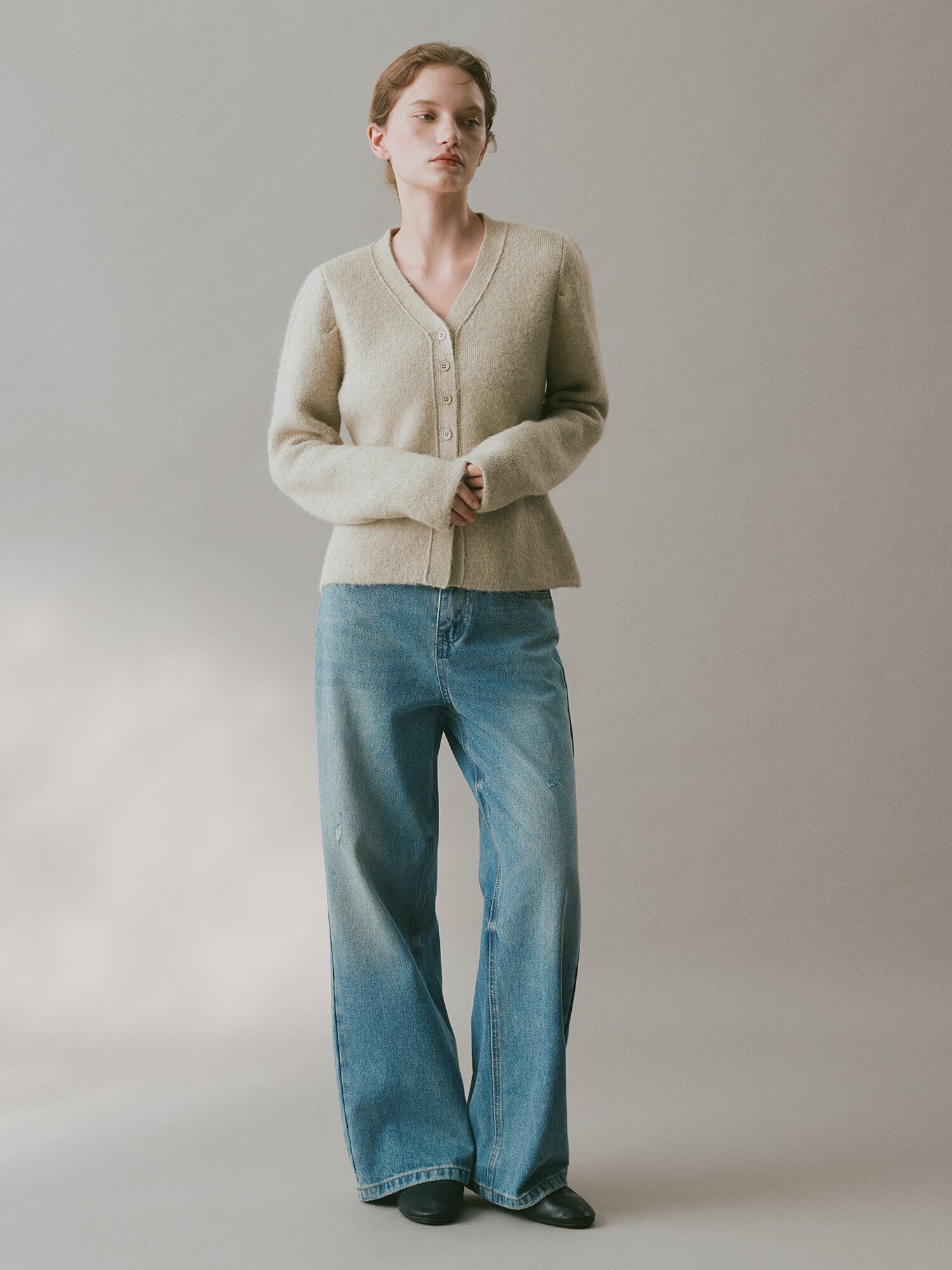 헤어리 울 볼륨 브이넥 가디건 (LIGHT KHAKI)