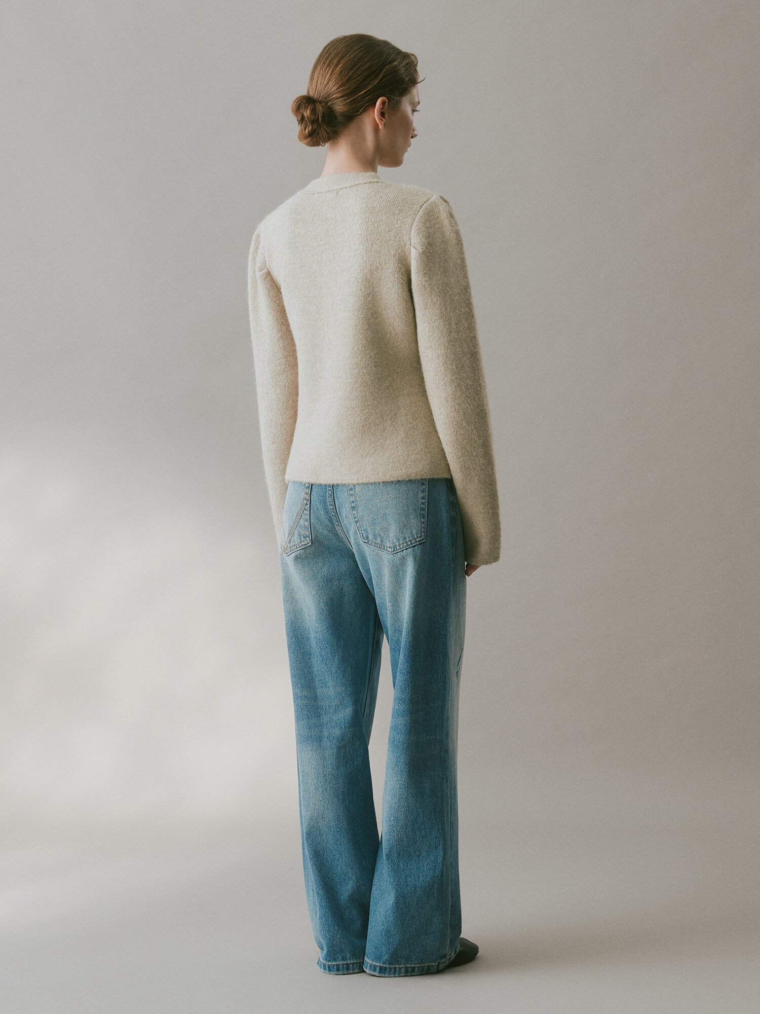 헤어리 울 볼륨 브이넥 가디건 (LIGHT KHAKI)