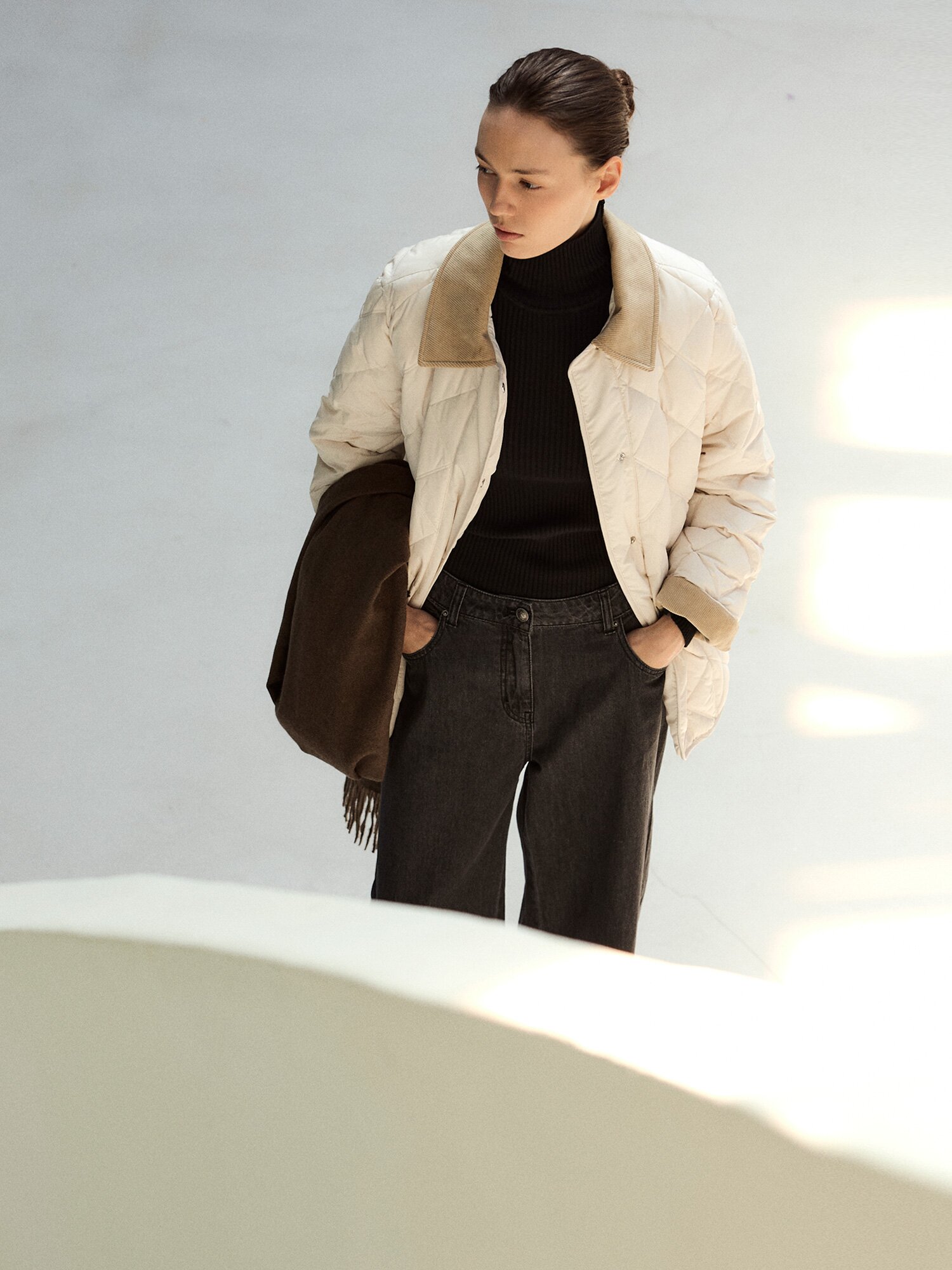 코듀로이 칼라 스트링 덕다운 점퍼 (IVORY)