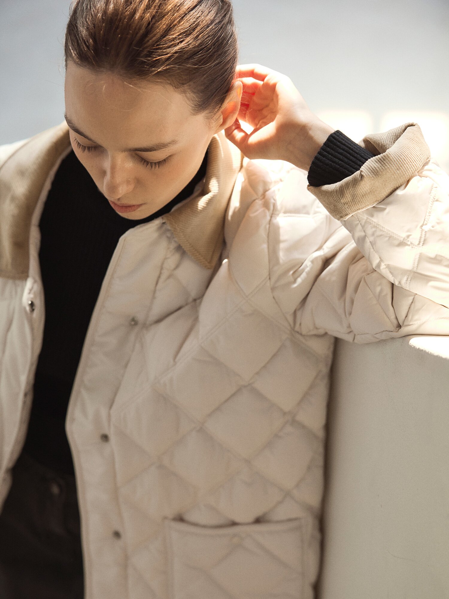 코듀로이 칼라 스트링 덕다운 점퍼 (IVORY)