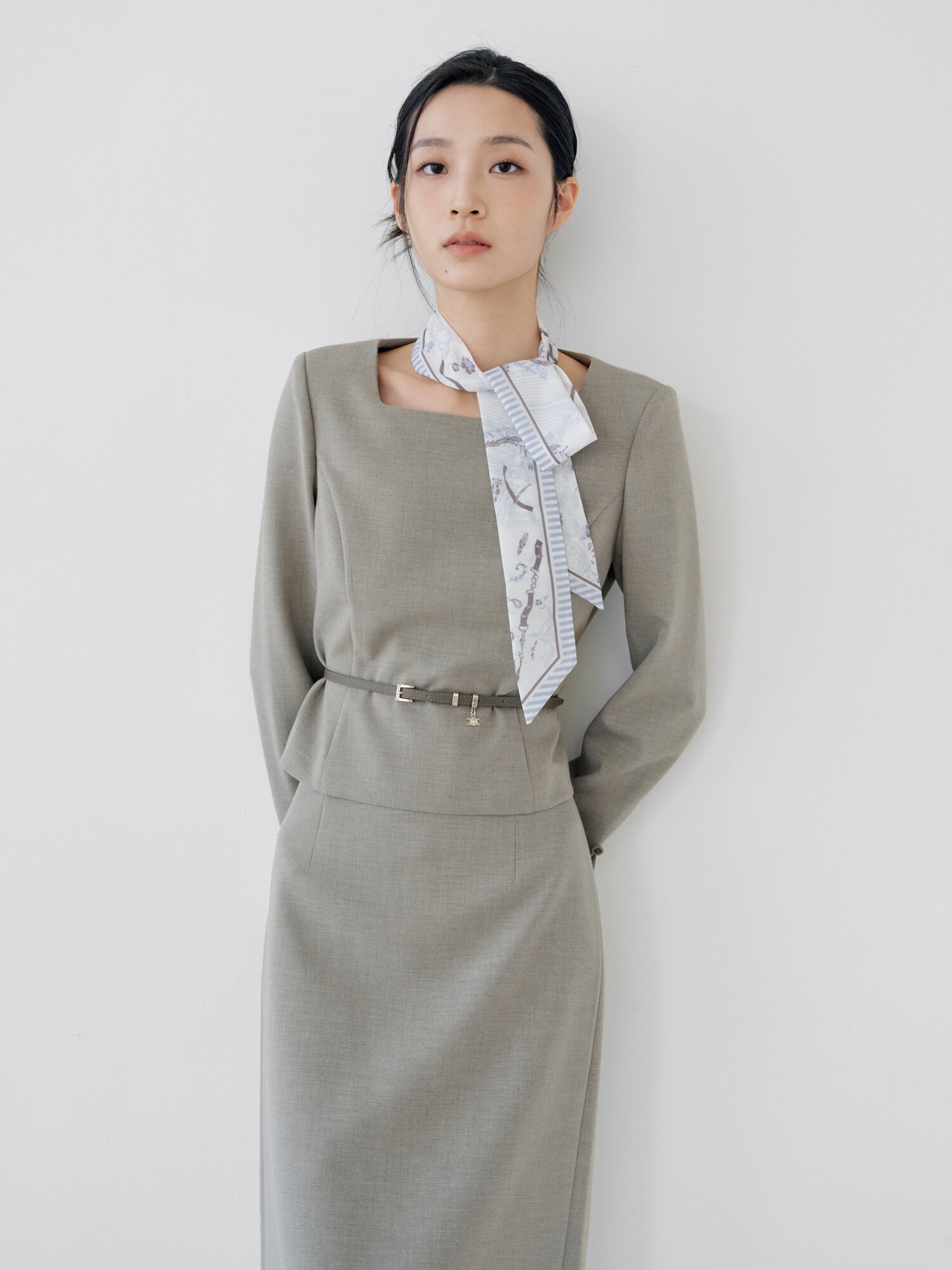 울 모던 스퀘어넥 크롭 블라우스 (MELANGE BEIGE)