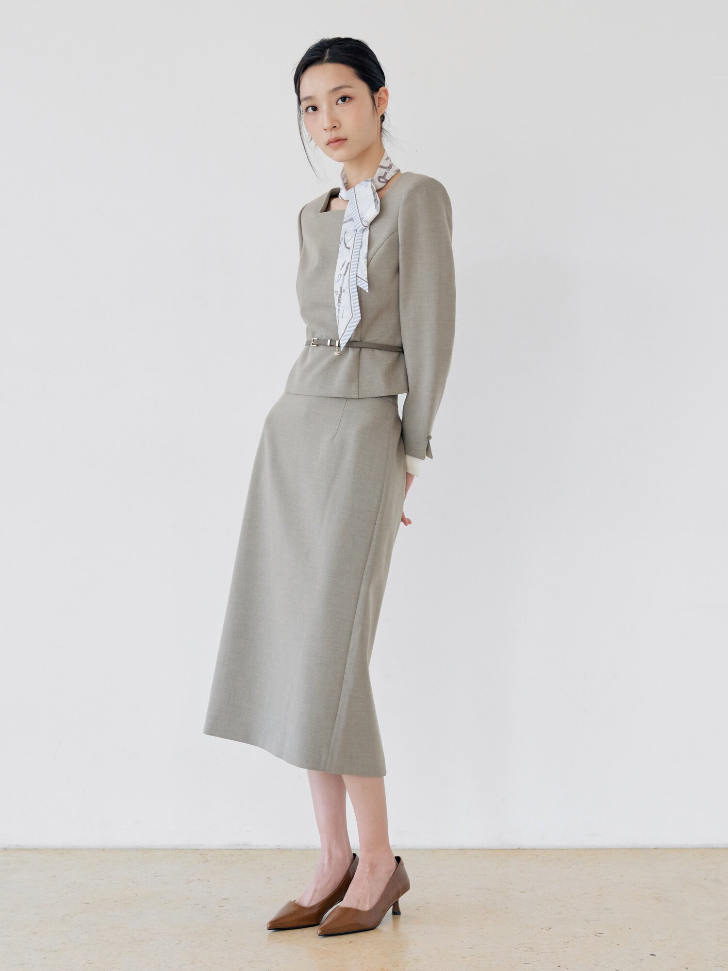 울 모던 스퀘어넥 크롭 블라우스 (MELANGE BEIGE)