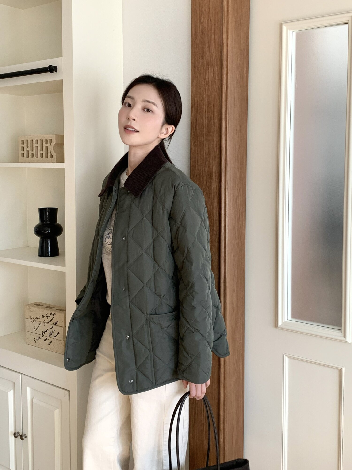 코듀로이 칼라 스트링 덕다운 점퍼 (KHAKI)