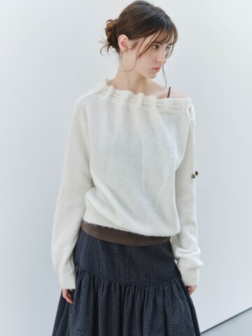 TG_Asymmetric ribbon neck knit_2color