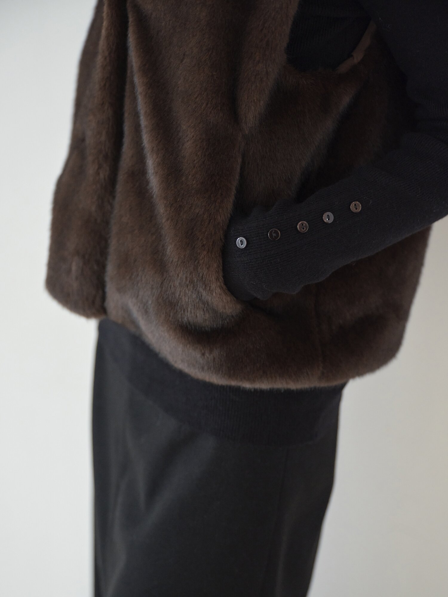 퍼 스트링 후드 크롭 베스트 (DARK BROWN)