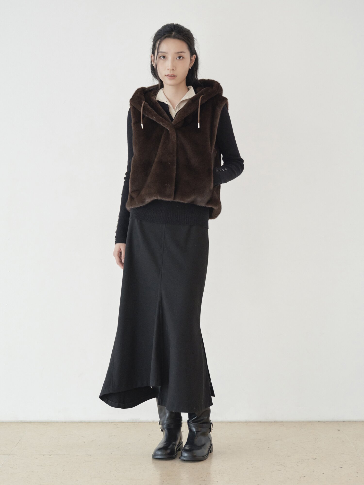 퍼 스트링 후드 크롭 베스트 (DARK BROWN)