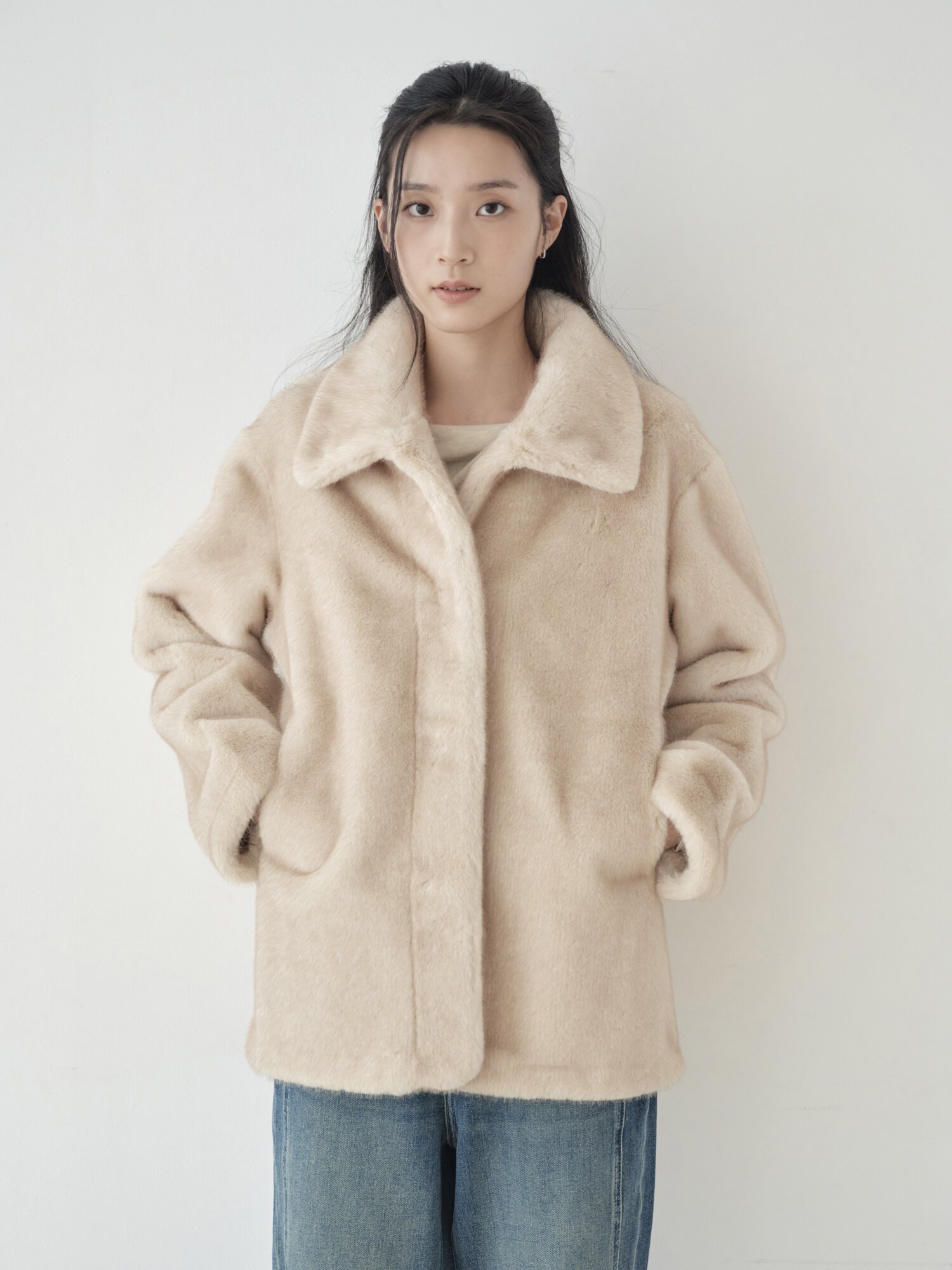 루즈핏 퍼 칼라 하프 재킷 (BEIGE)