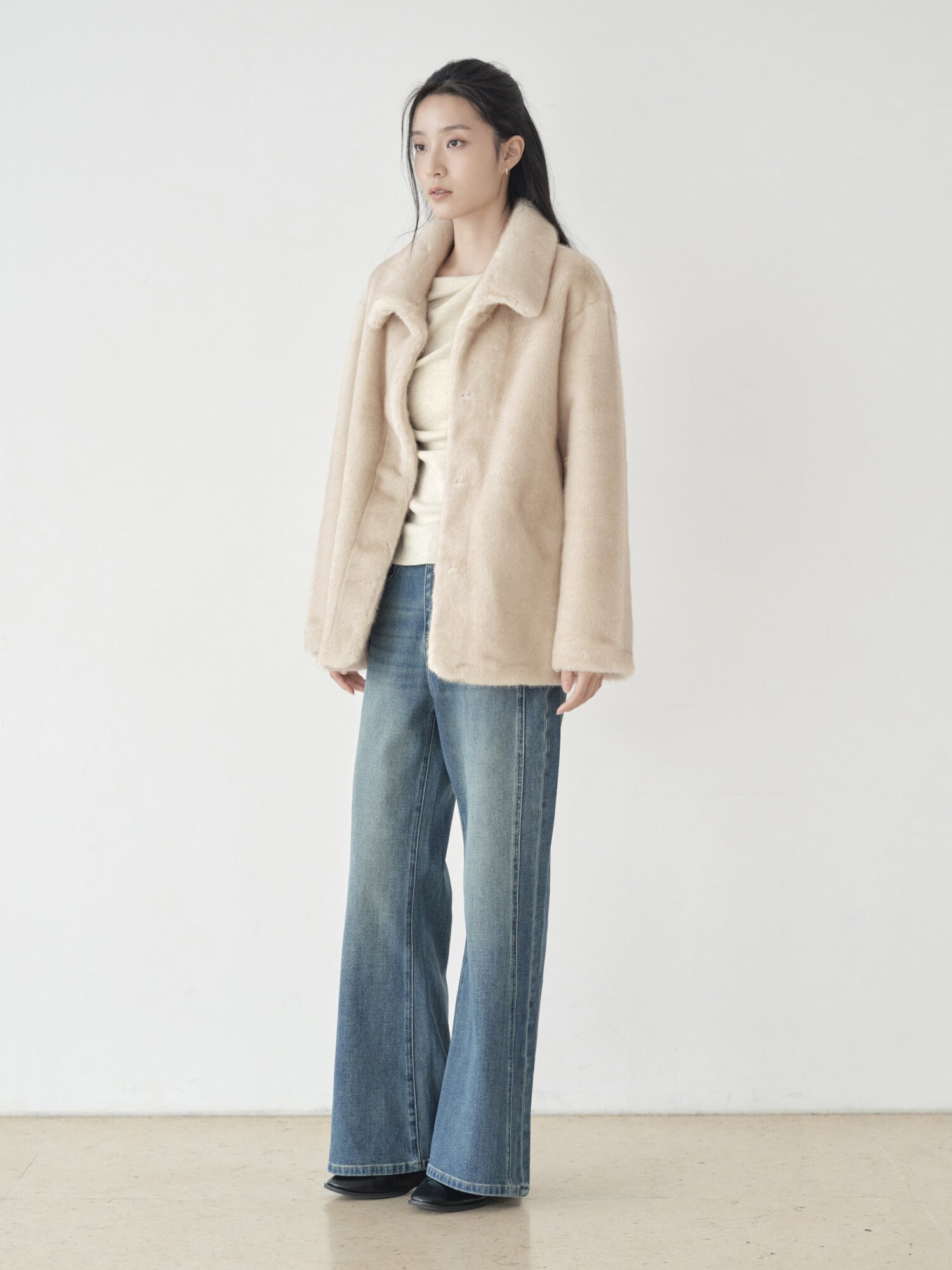 루즈핏 퍼 칼라 하프 재킷 (BEIGE)