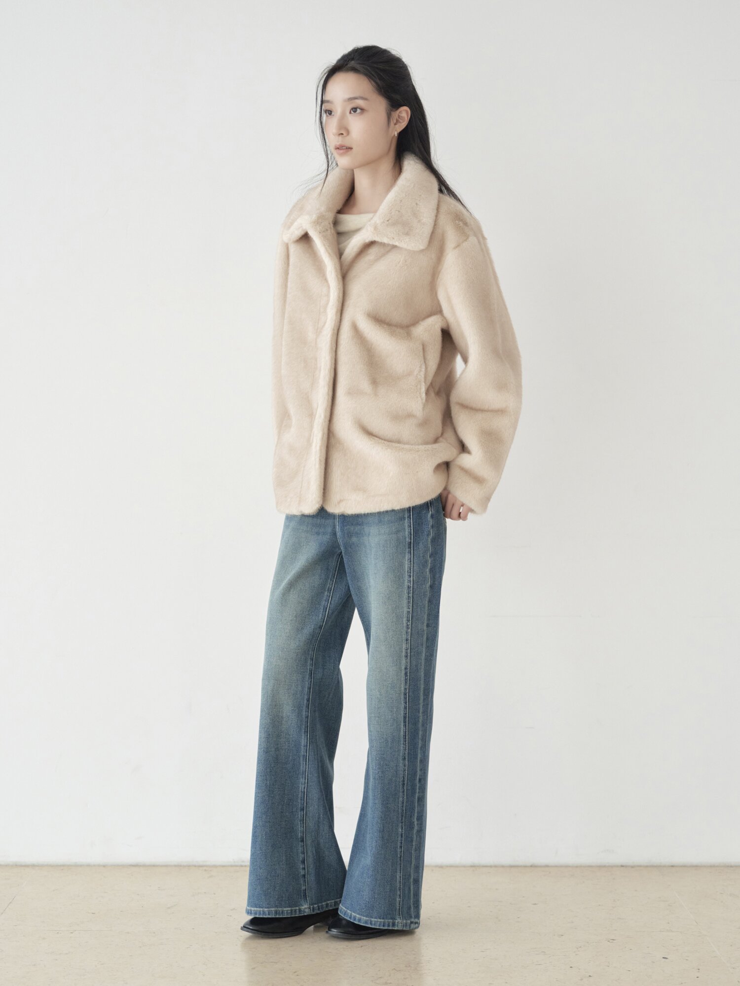 루즈핏 퍼 칼라 하프 재킷 (BEIGE)