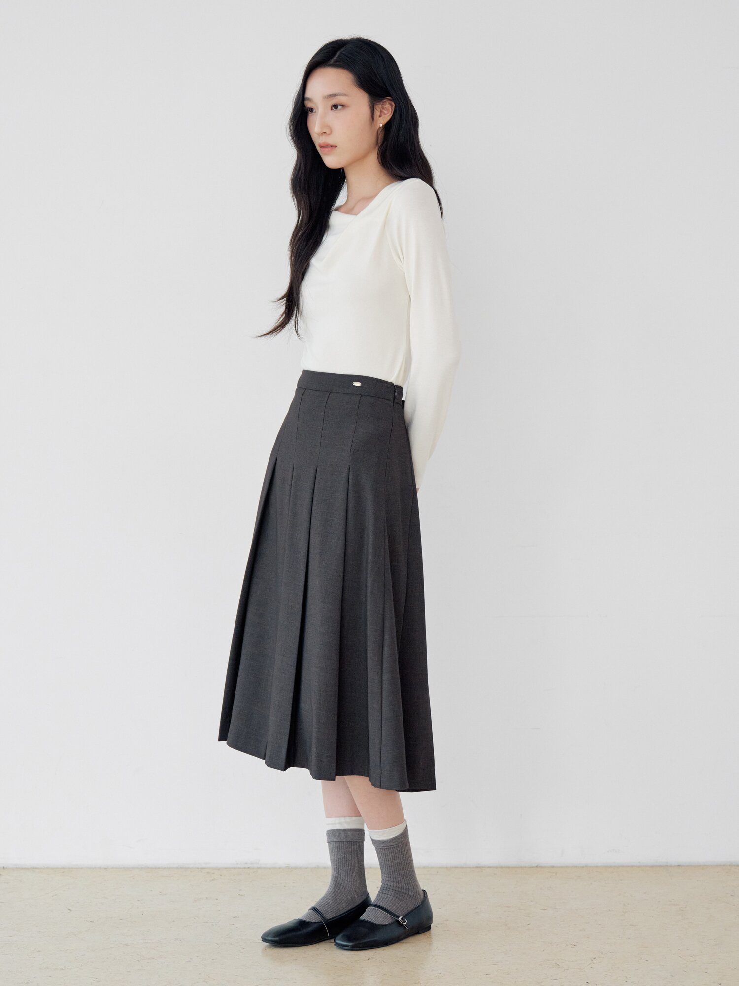 스판 사이드 턱 카울넥 티셔츠 (IVORY)