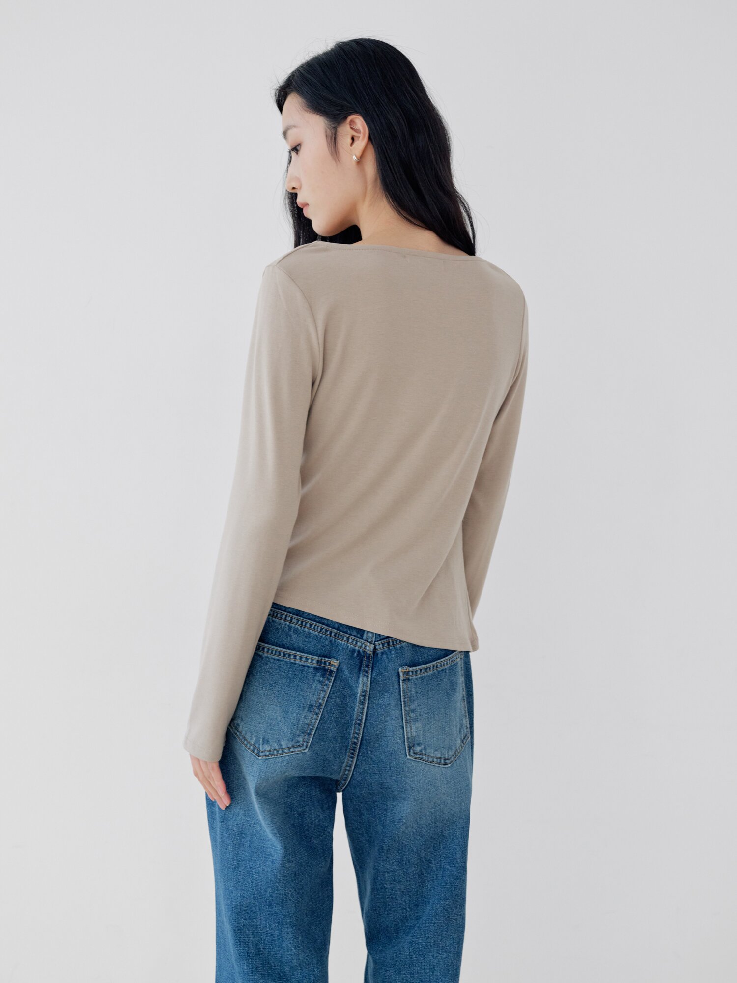 스판 사이드 셔링 카울넥 티셔츠 (BEIGE)