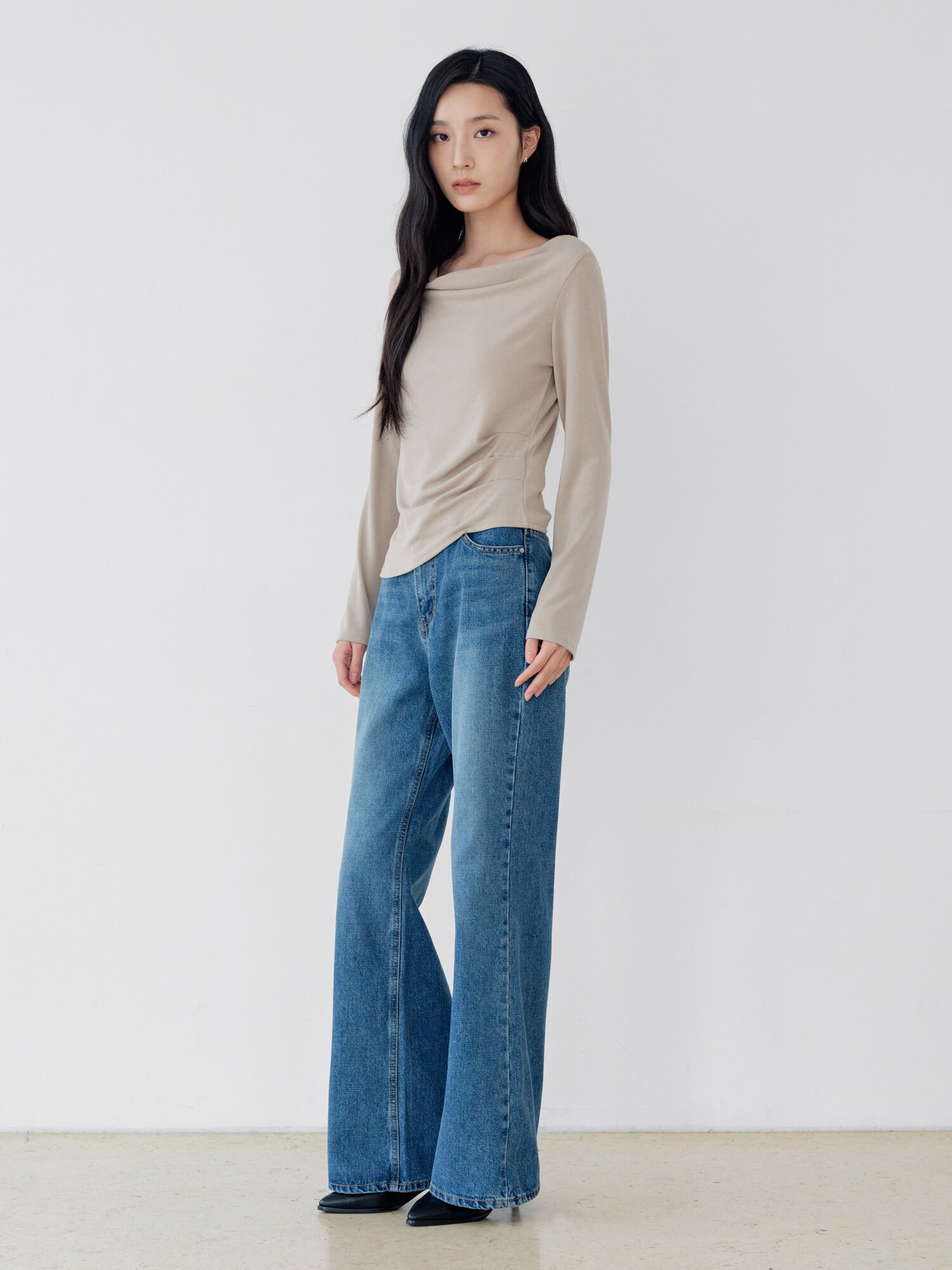 스판 사이드 셔링 카울넥 티셔츠 (BEIGE)