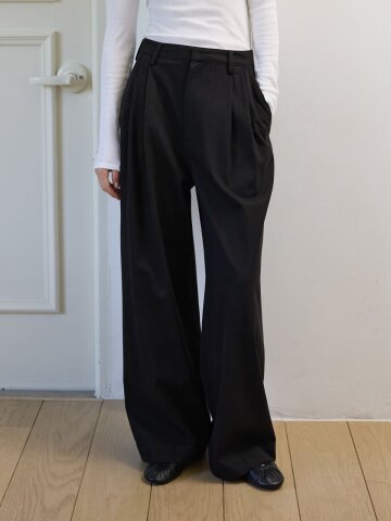 Pleated Wide Slacks Black