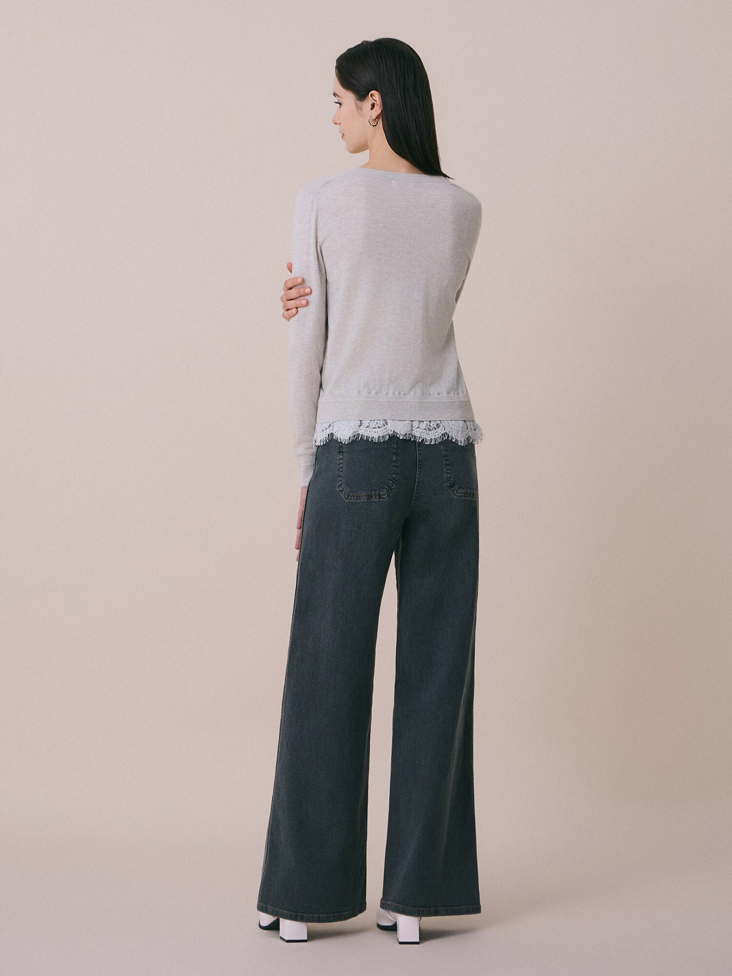 레이스 블록 브이넥 니트 (LIGHT GREY)
