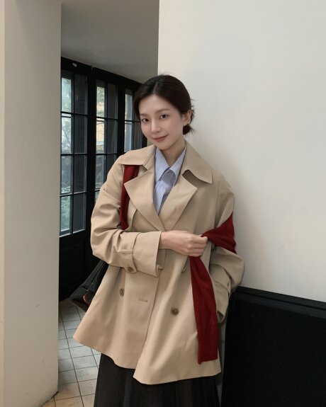 벨티드 건플랩 숏 트렌치코트 