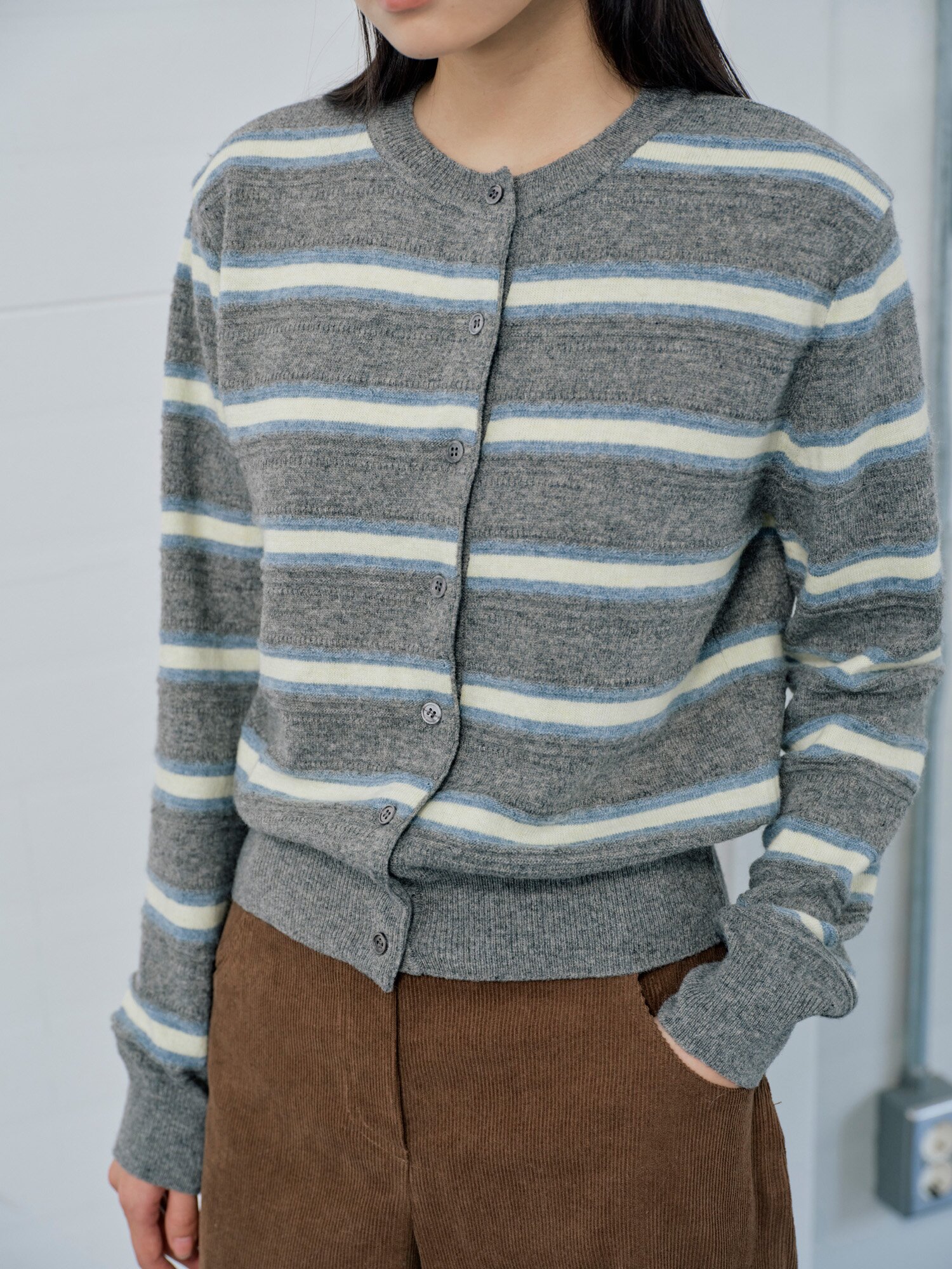 울 스트라이프 라운드넥 가디건 (STRIPE GREY)