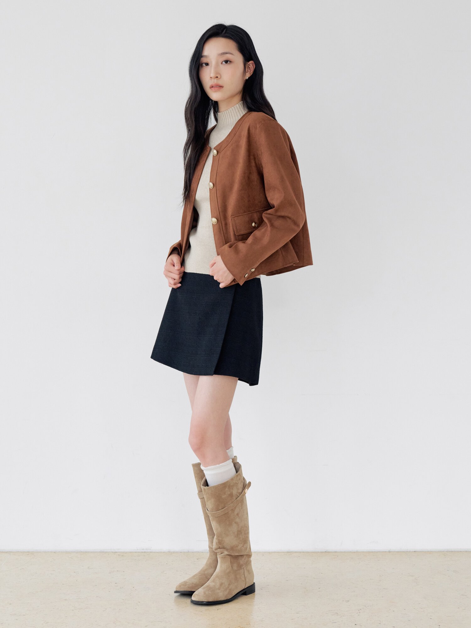 스웨이드 플랩 포켓 라운드넥 재킷 (BROWN)