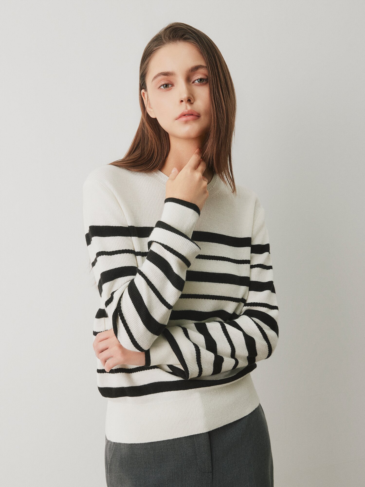 울 스트라이프 라운드넥 니트 (STRIPE BLACK)