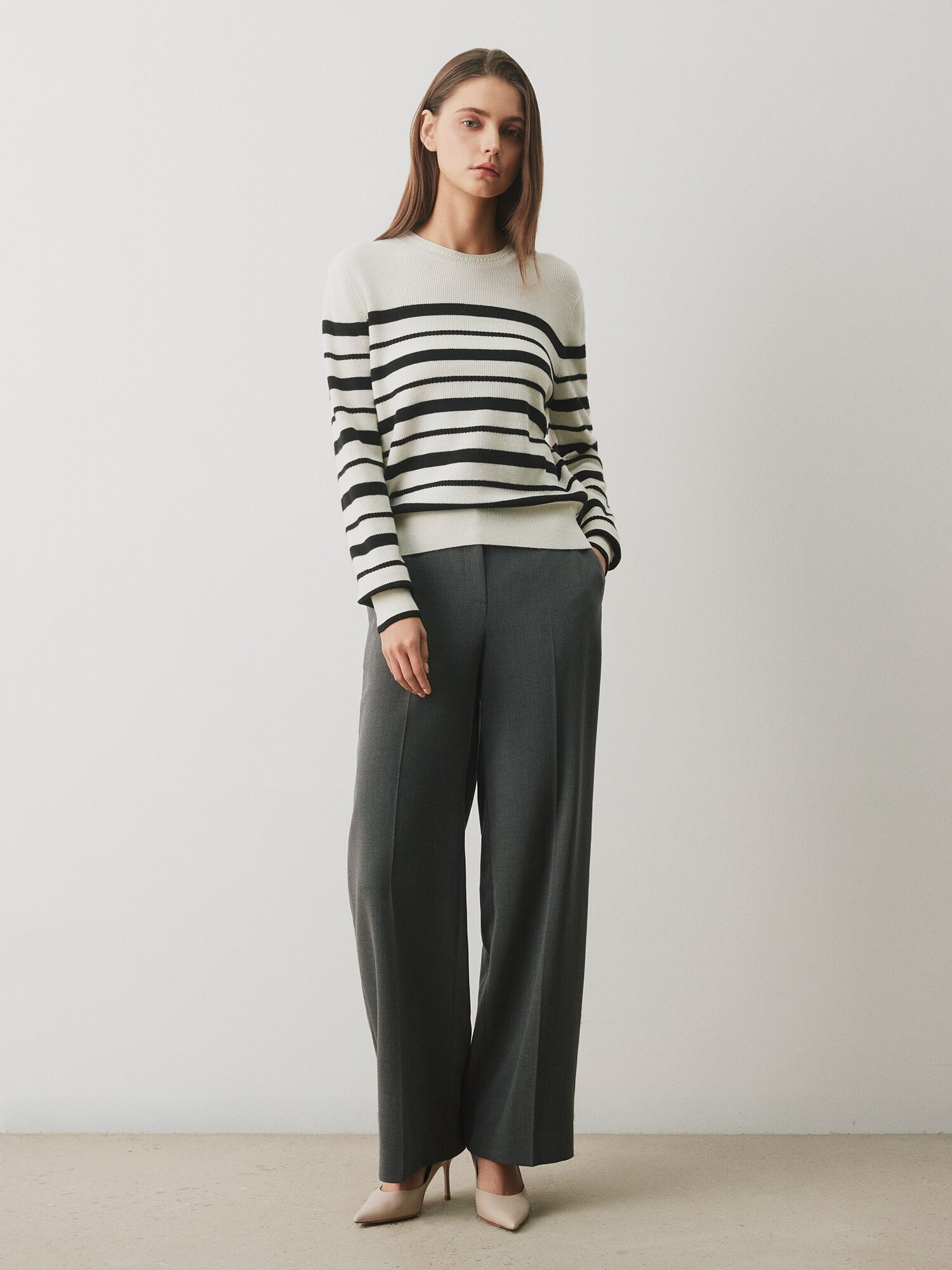 울 스트라이프 라운드넥 니트 (STRIPE BLACK)