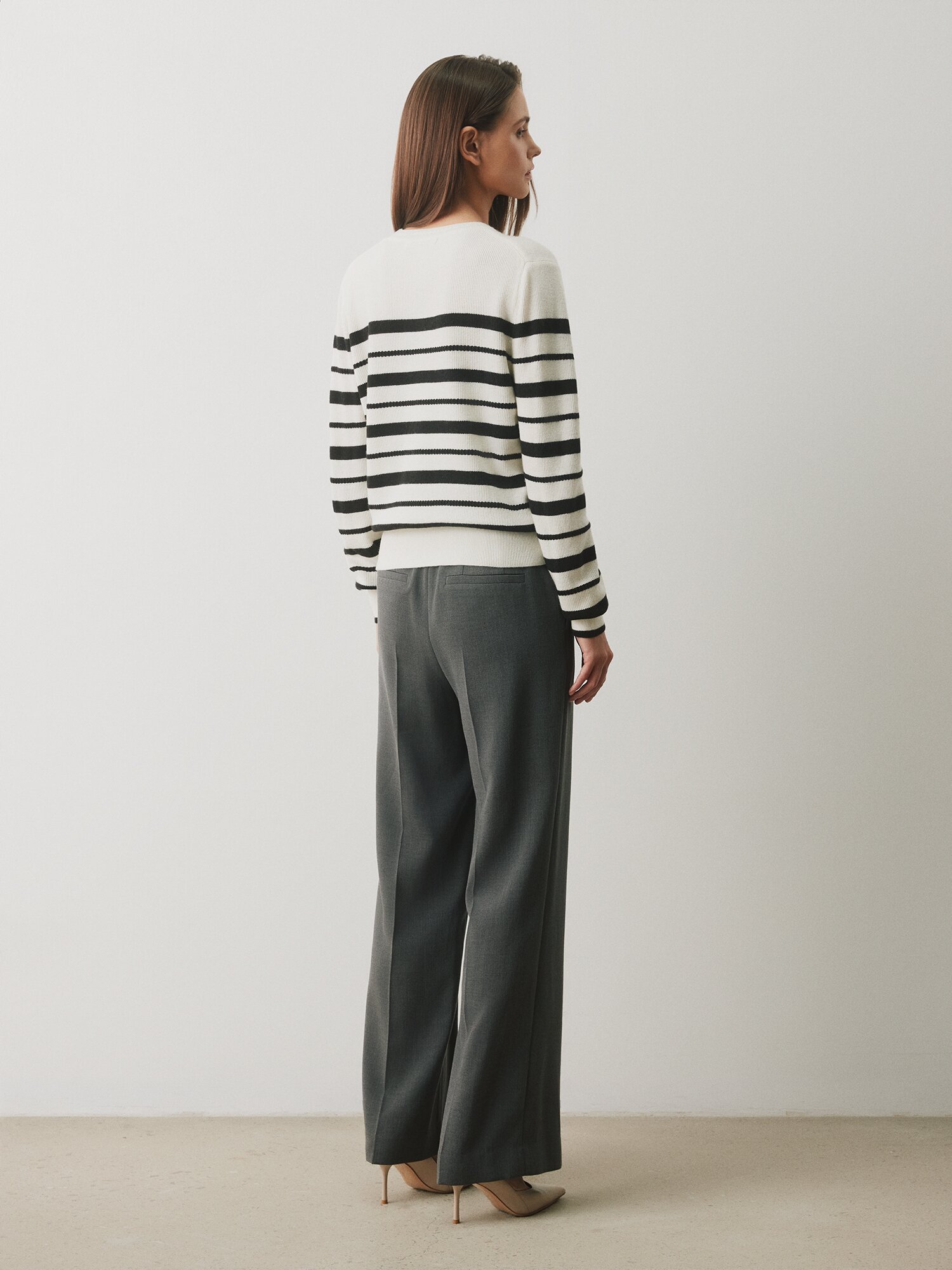울 스트라이프 라운드넥 니트 (STRIPE BLACK)