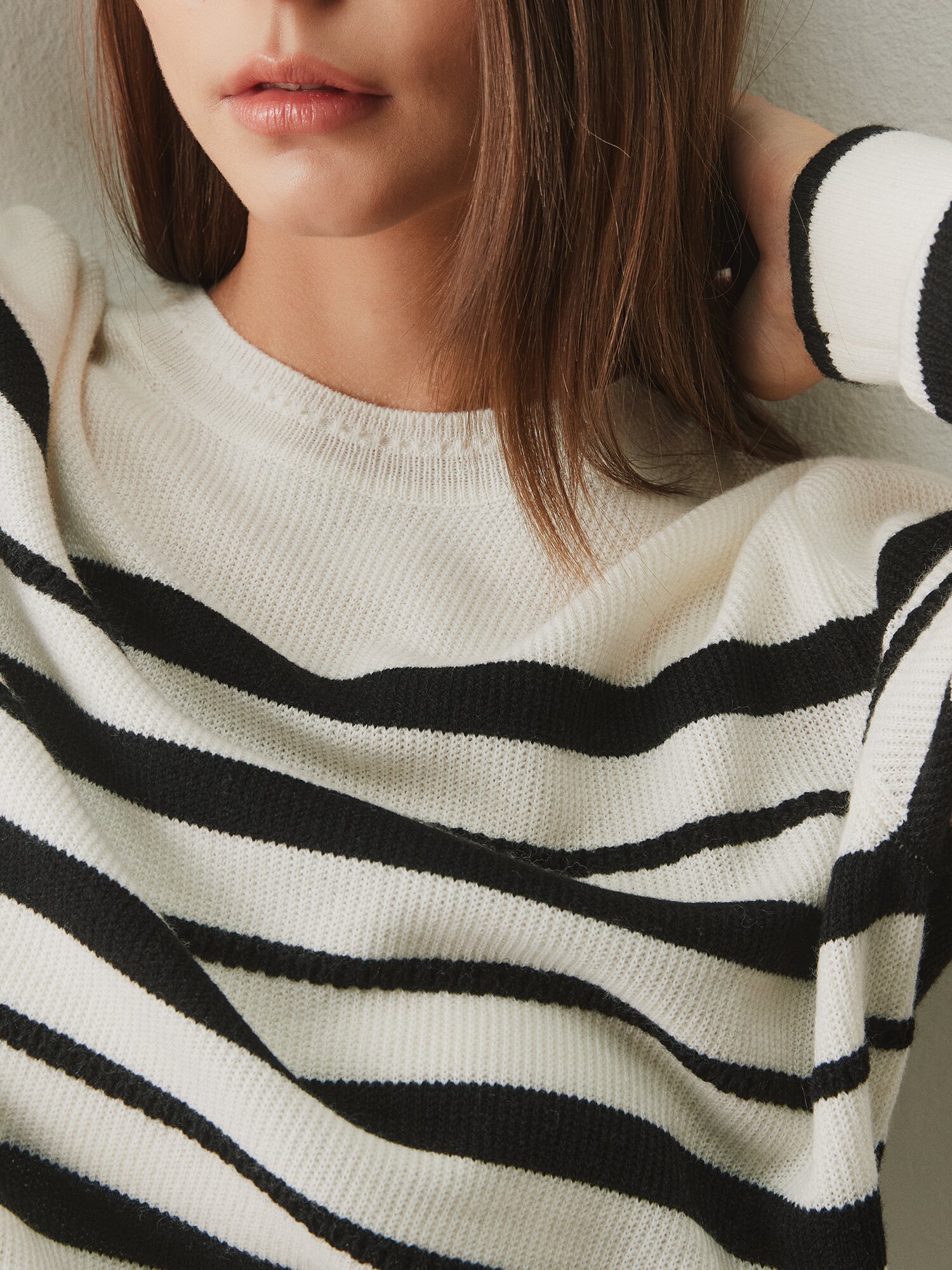 울 스트라이프 라운드넥 니트 (STRIPE BLACK)