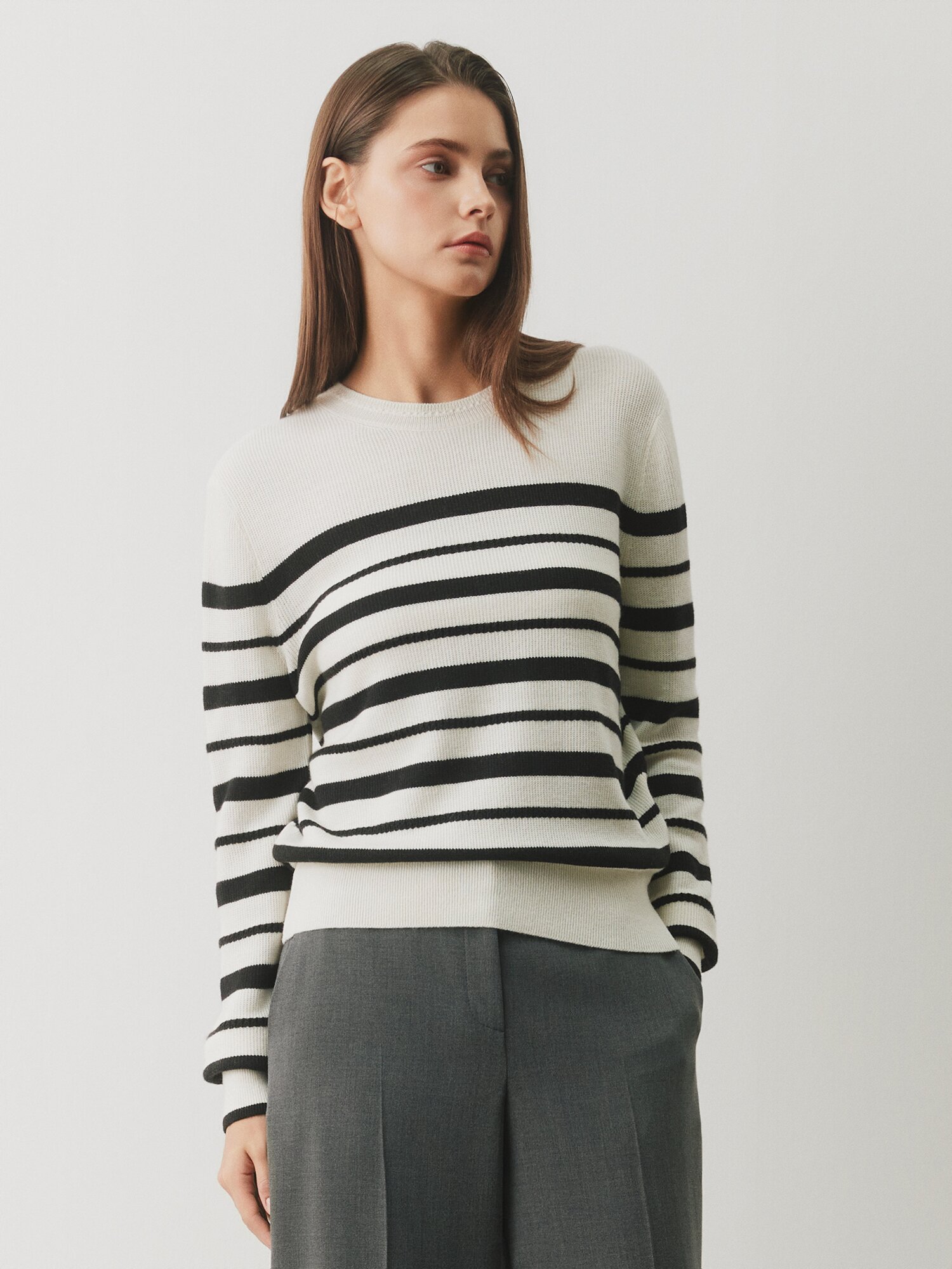 울 스트라이프 라운드넥 니트 (STRIPE BLACK)