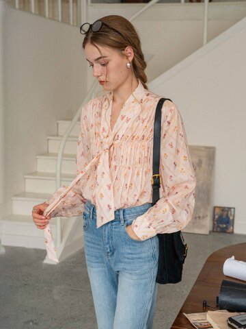 DA_Drapey v-neck ribbon top