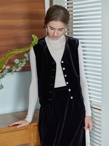 SR_Black lace velvet vest