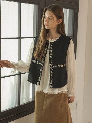 PM_Floral embroidery vest