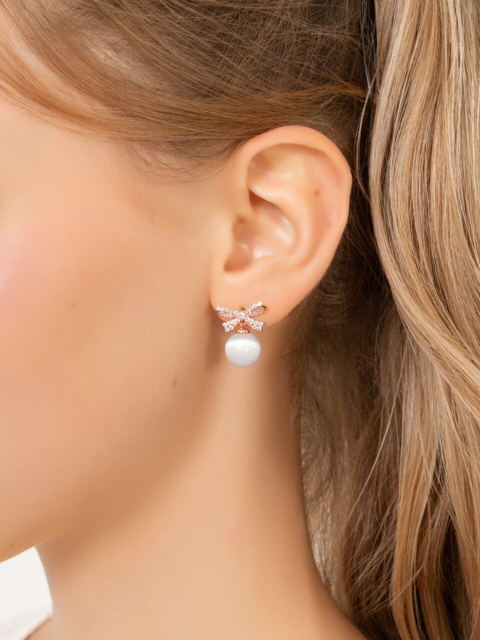 14K GF 포인트 스윙 볼 귀걸이 C24EGF231