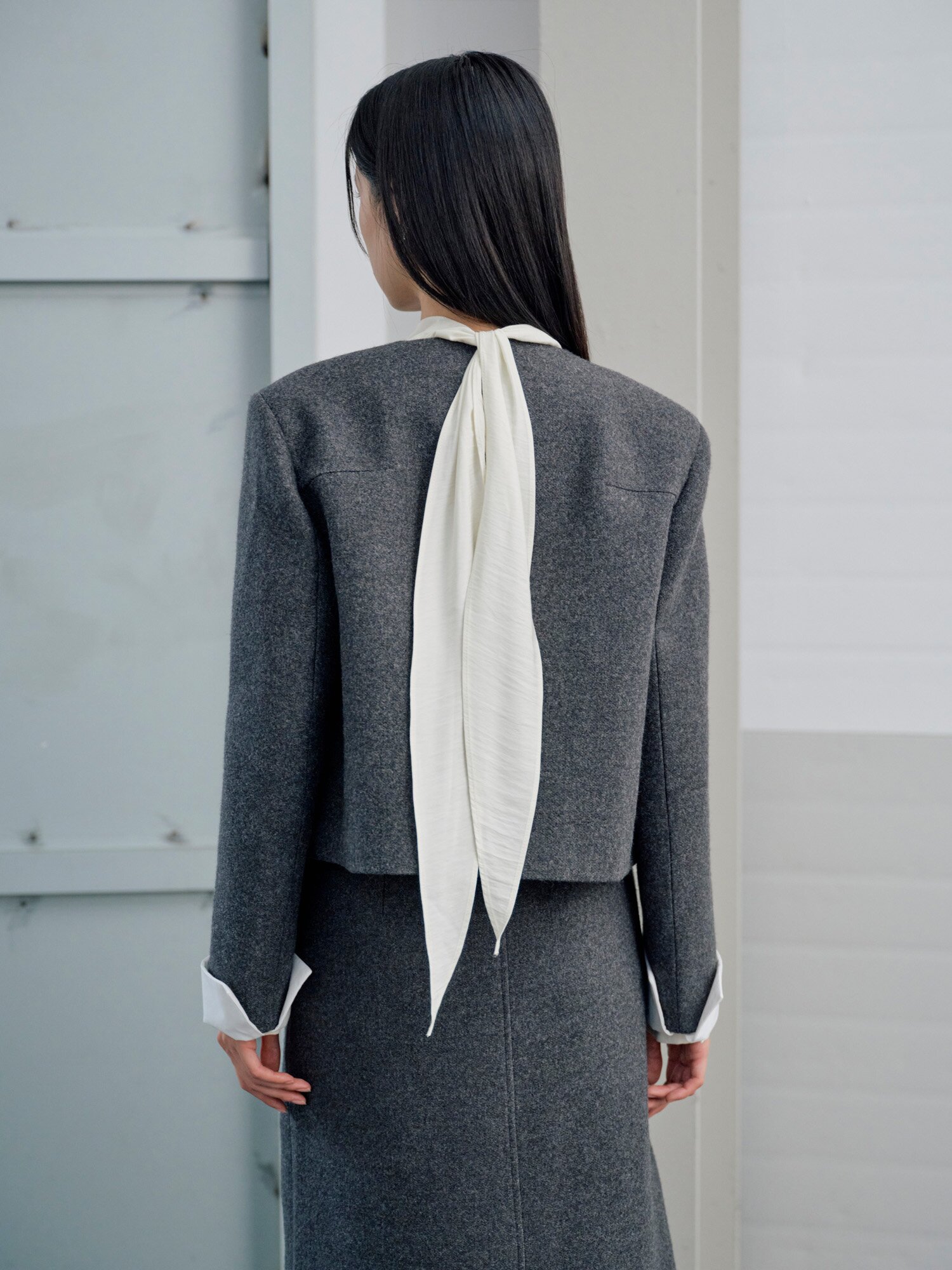 디테쳐블 커프스 라운드넥 재킷 (GREY)