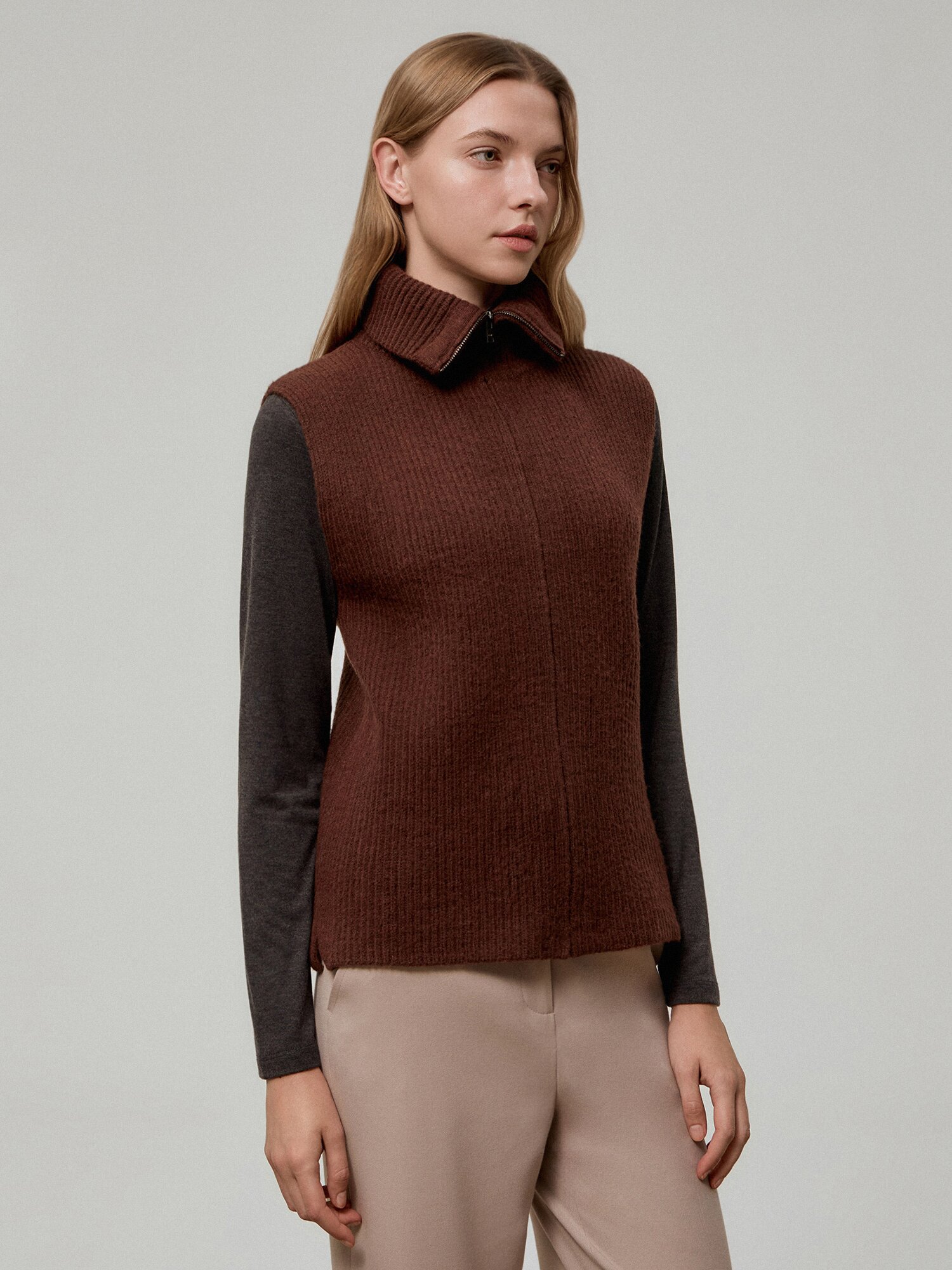 소프트 울 칼라 집업 니트 베스트 (BROWN)