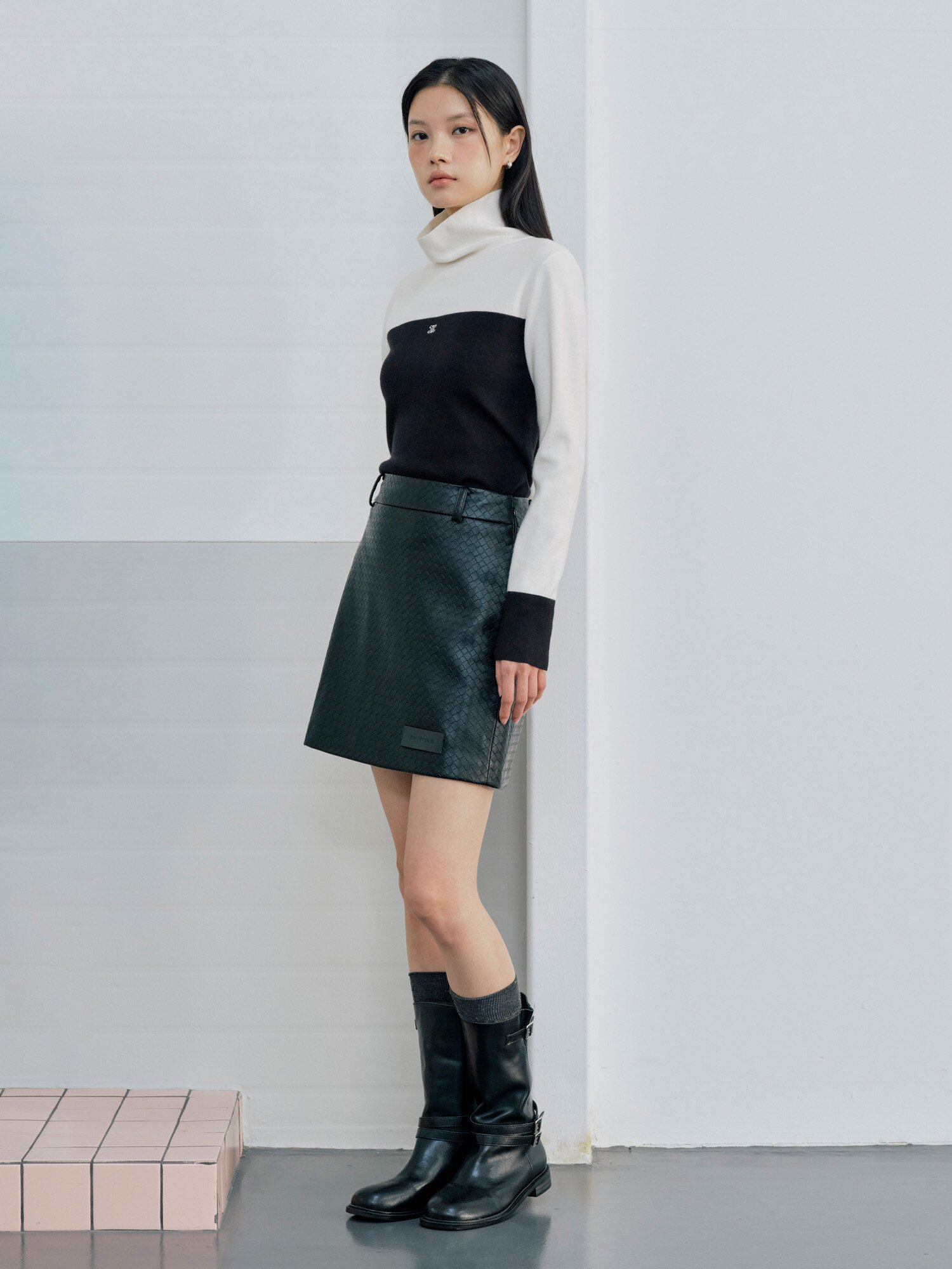 레더 A라인 미니 스커트 (BLACK)