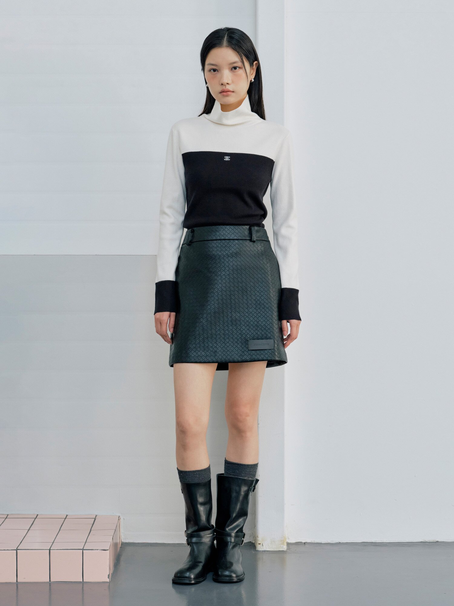 레더 A라인 미니 스커트 (BLACK)