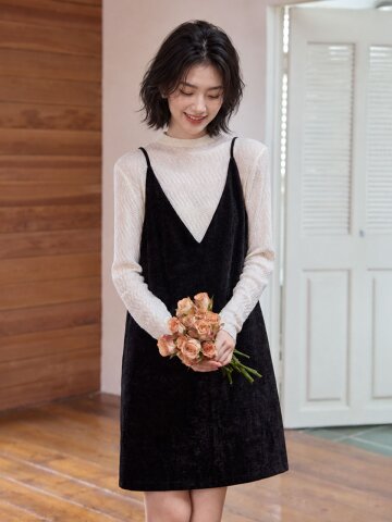 LS_Spaghetti velvet dress