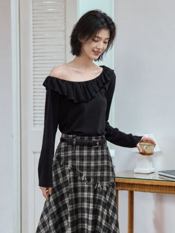LS_Ruffle cross-shoulder top