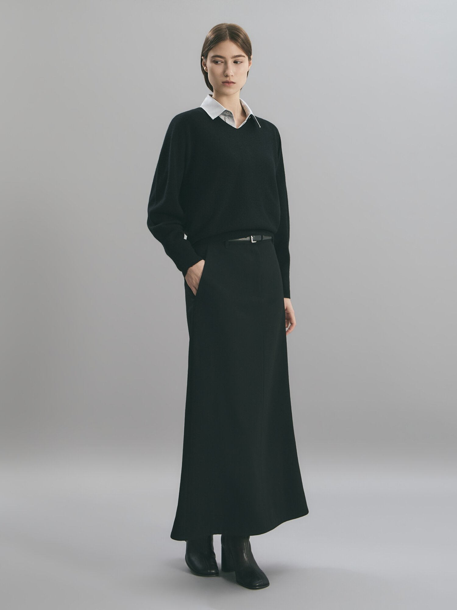 울 브이넥 니트 (BLACK)