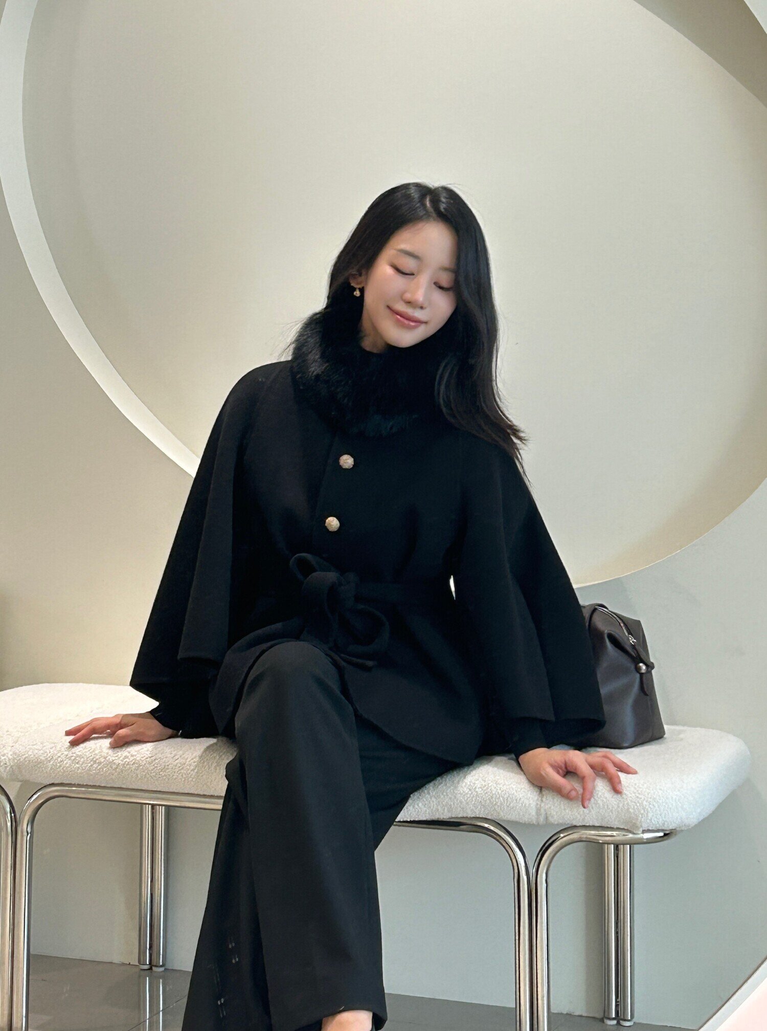 폭스퍼 칼라 울 하이넥 케이프 재킷 (BLACK)