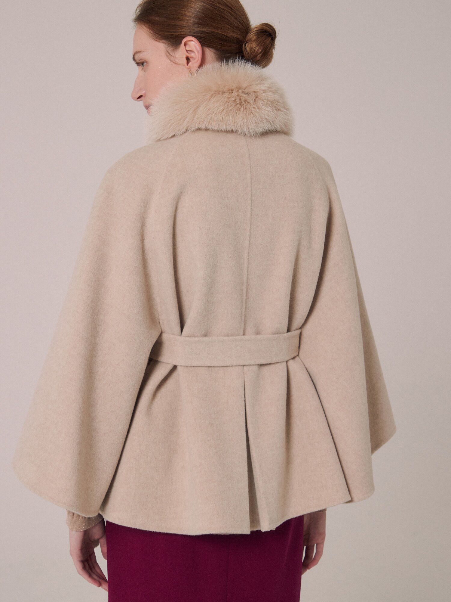 폭스퍼 칼라 울 하이넥 케이프 재킷 (MELANGE BEIGE)