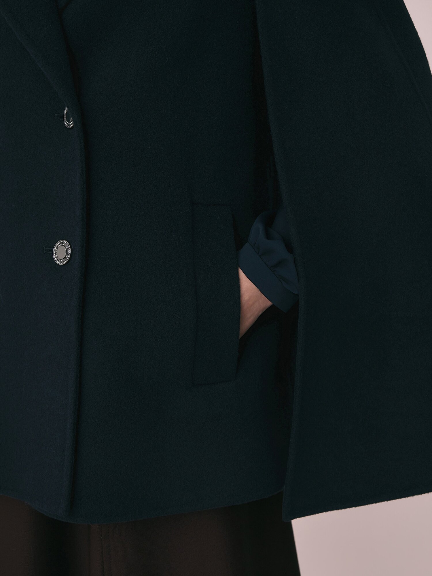 벨티드 케이프 자켓 (NAVY)
