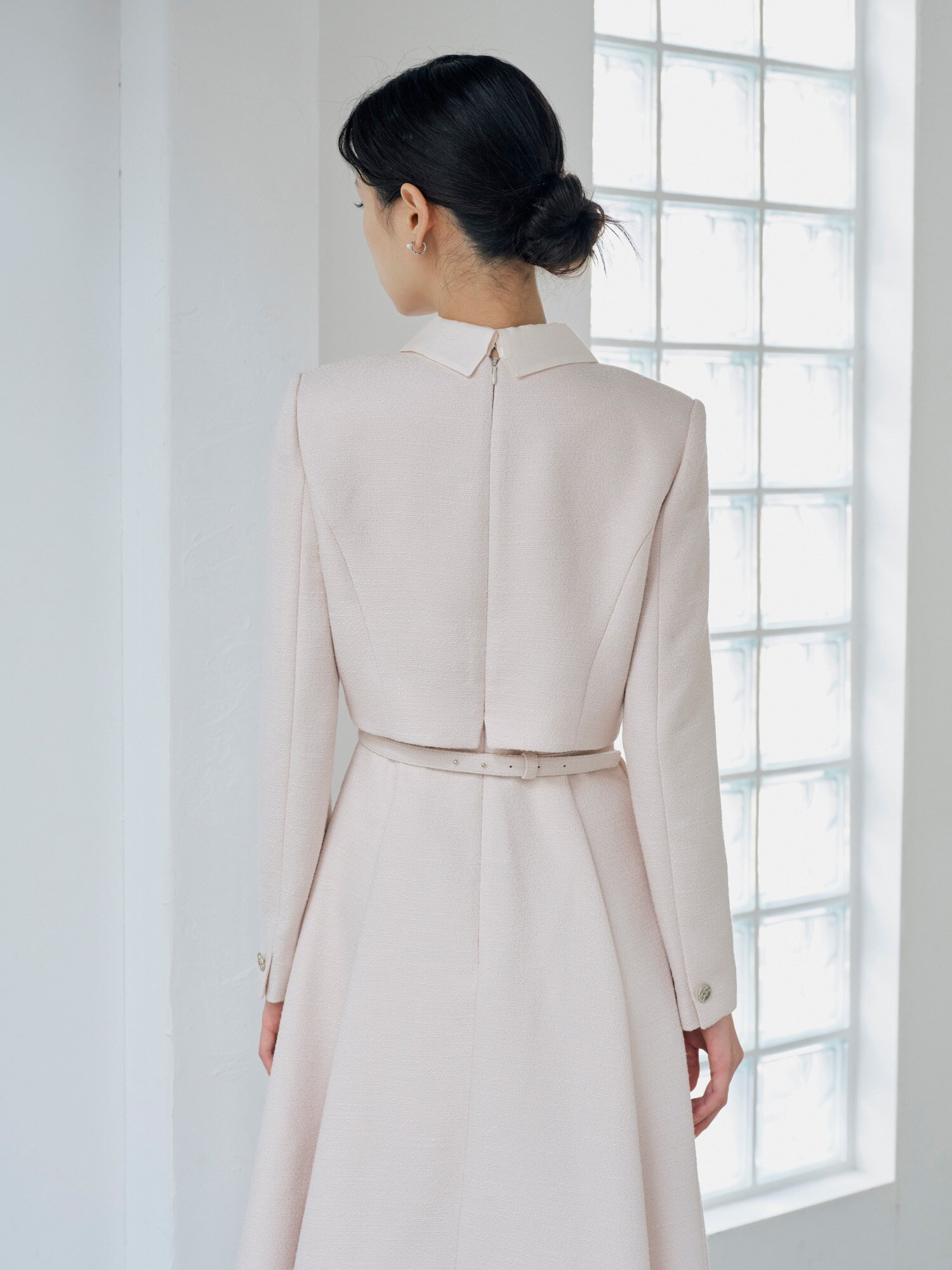 타이 셔츠 배색 재킷 플레어 원피스 (LIGHT BEIGE)