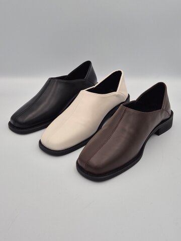 토브 스퀘어 심플라인 통굽 로퍼 블로퍼 2cm