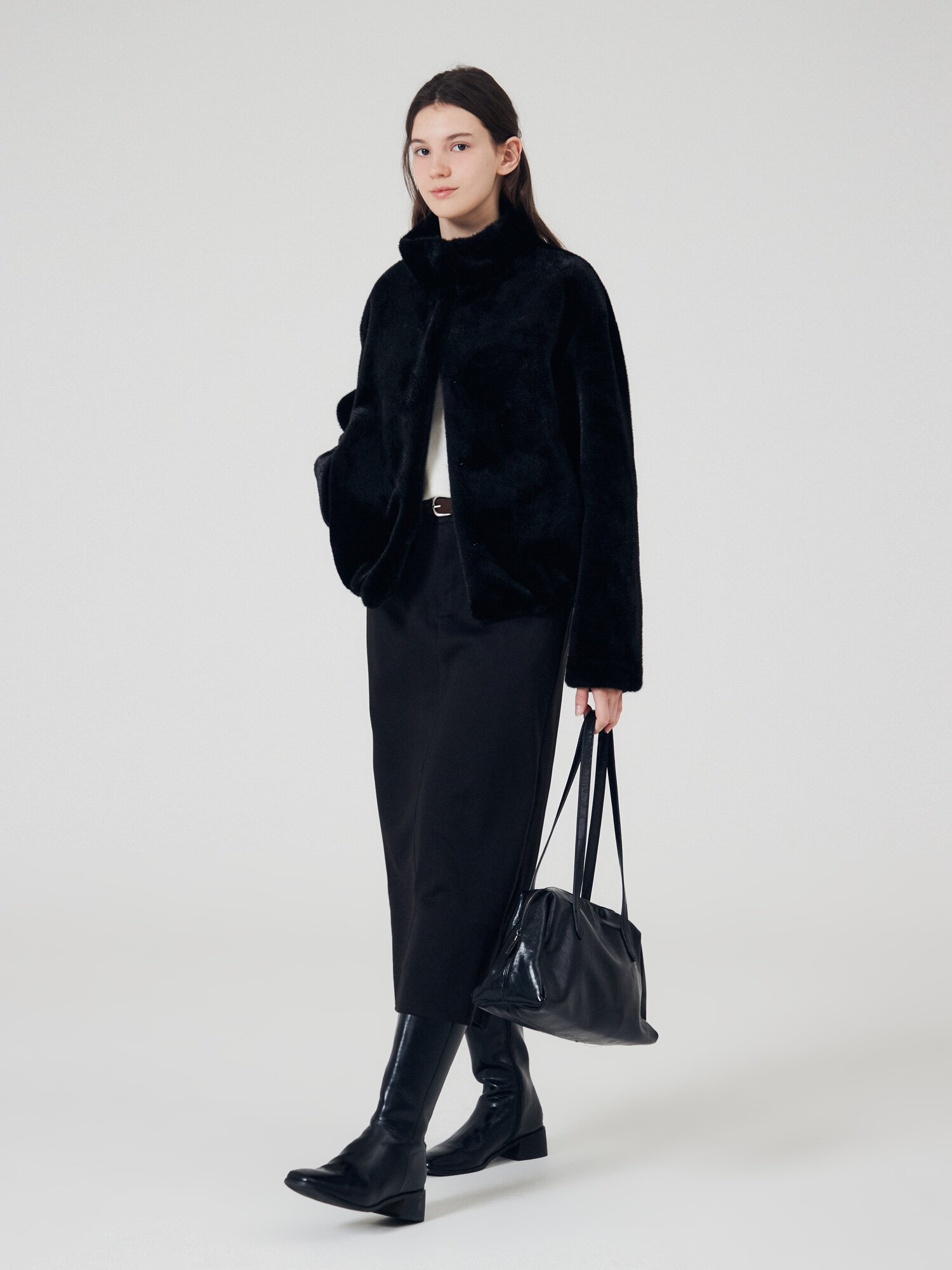 페이크 퍼 밴딩 하이넥 점퍼 (BLACK)