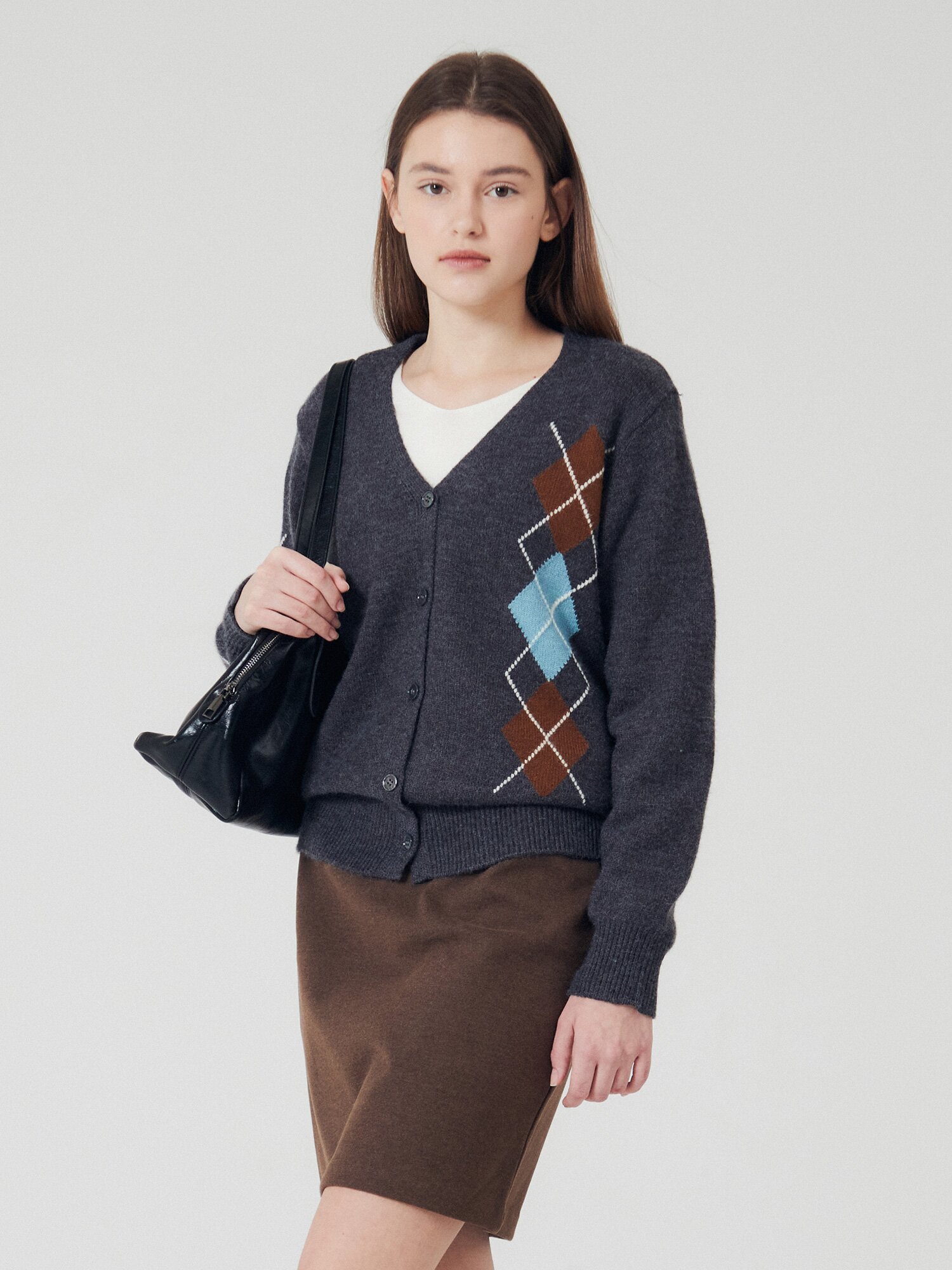 사이드 아가일 브이넥 니트 가디건 (DARK GREY)