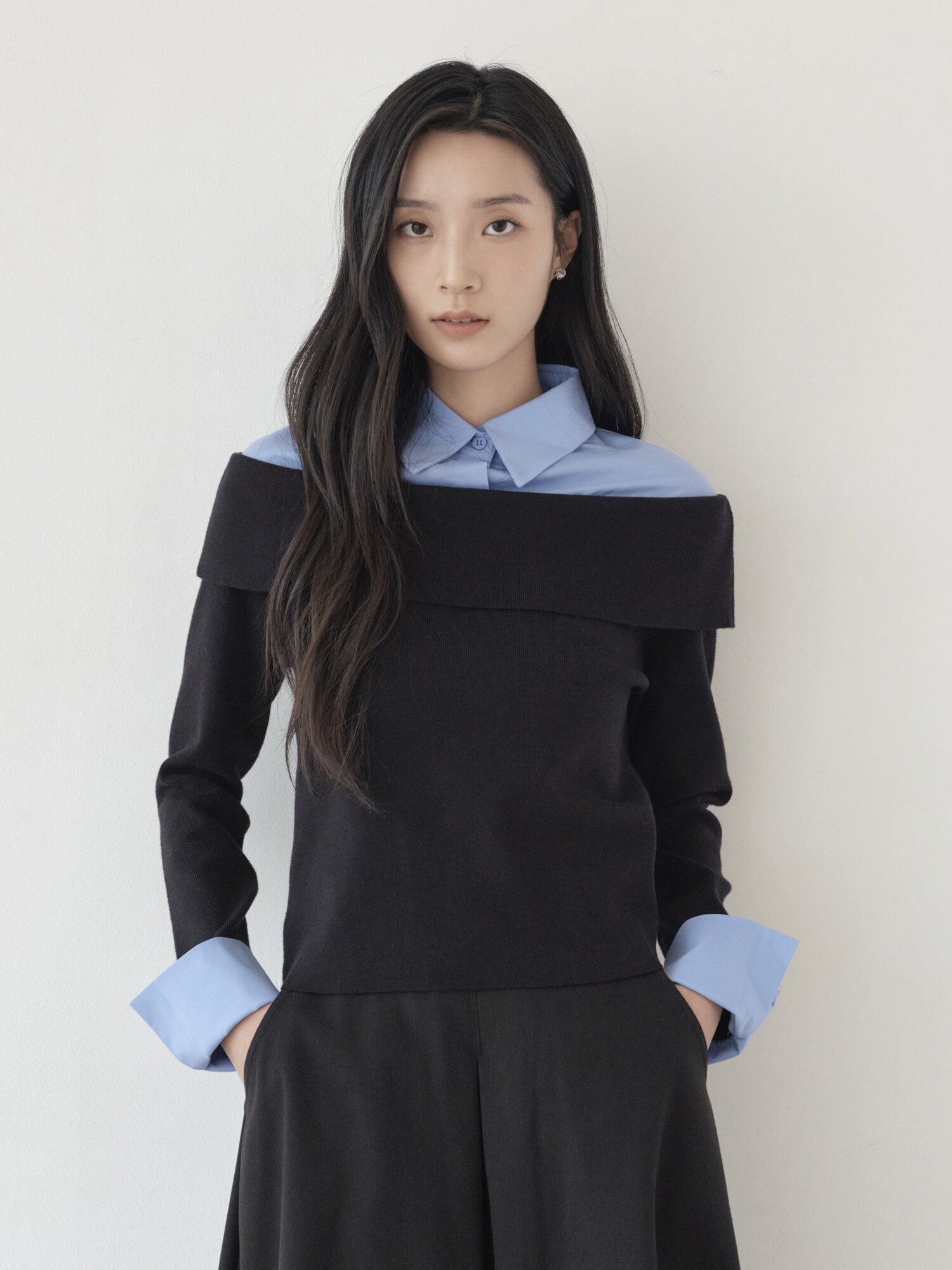 배색 레이어 칼라 셔츠 블라우스 (BLACK)